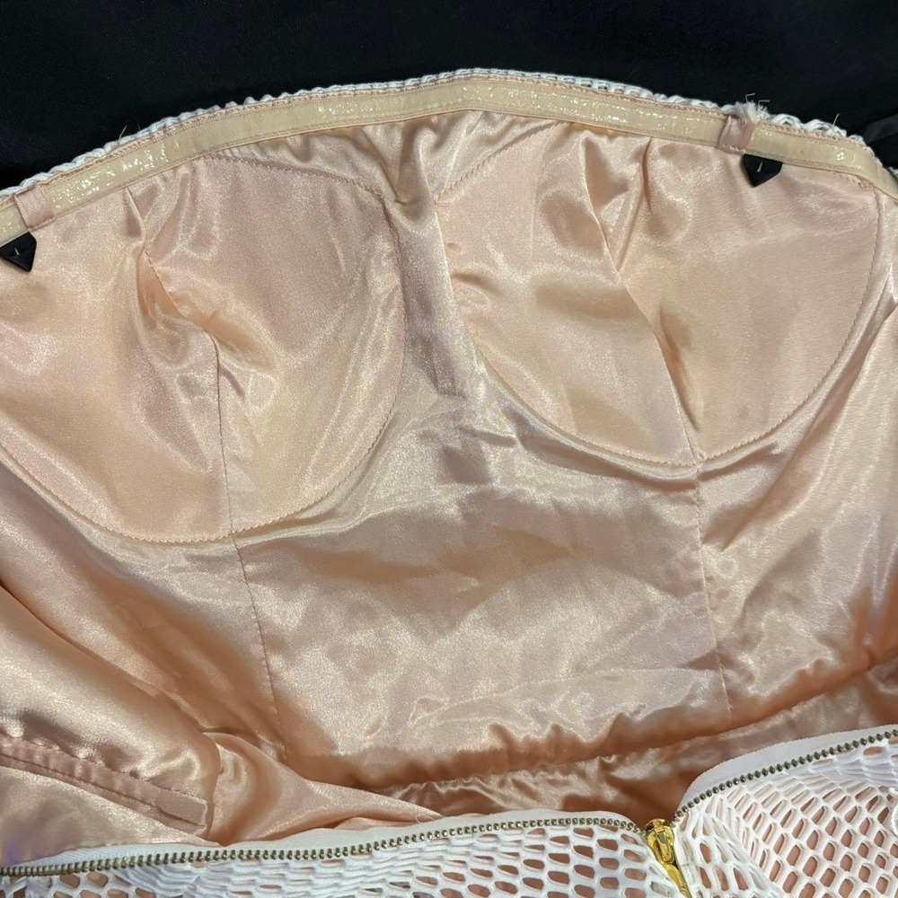 Bebe White Floral Lace Mesh Strapless Fit and Flare Dress Peach Lining Size 6 - Picture 4 of 7